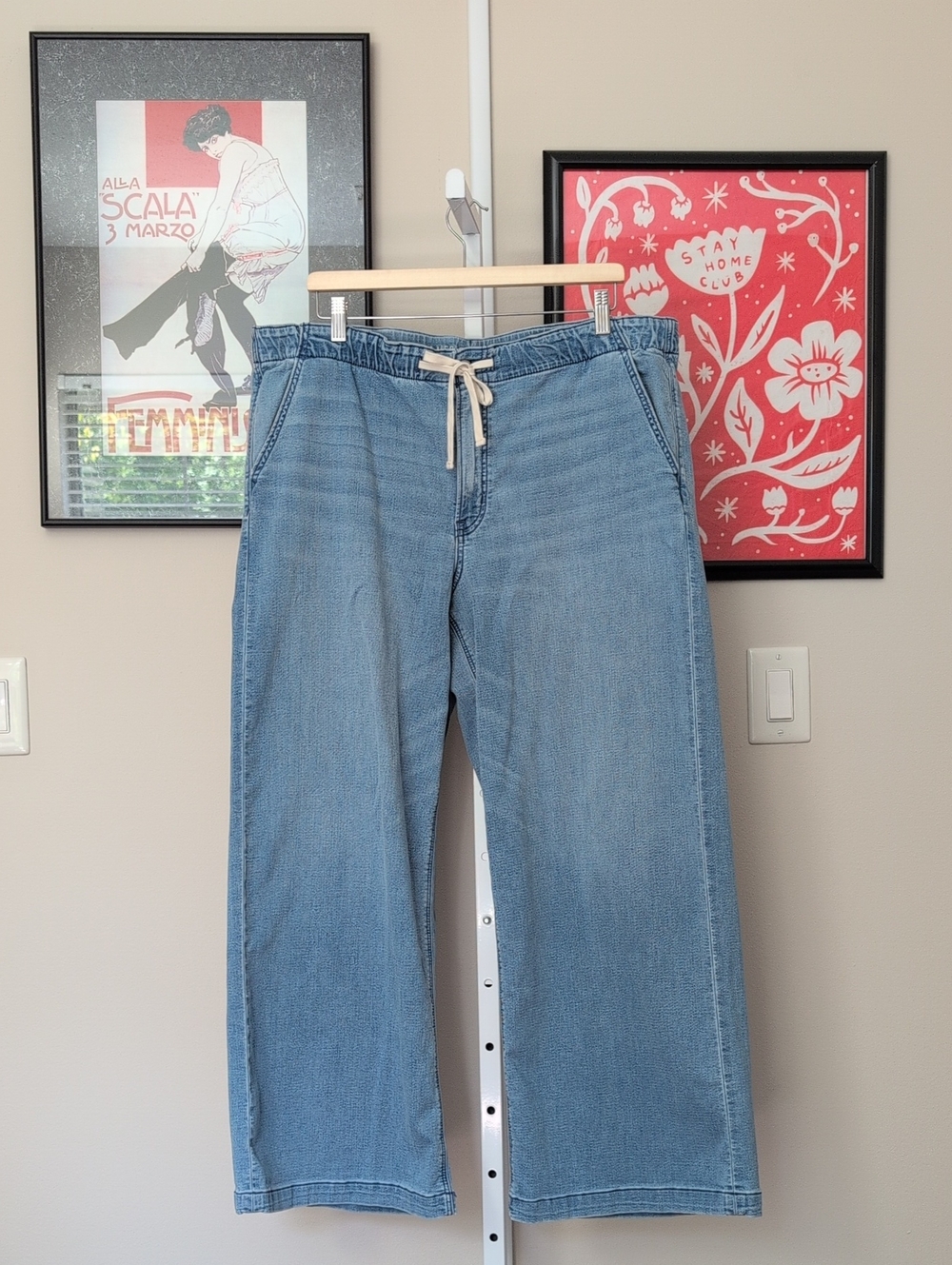 American Eagle Outfitters Light Wash Wide-Leg Drawstring Jeans